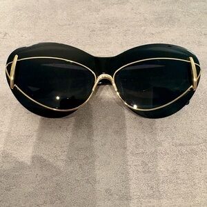 Premium Metal Elegant Black and Gold Sunglasses with UV 400 Protection
